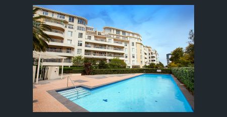 STYLISH GROUND FLOOR APARTMENT IN PRIME PORT MELBOURNE LOCATION - Photo 5