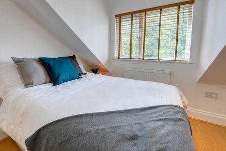 Room in a Shared House, Coombe Street, CV3 - Photo 2