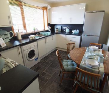 3 bedroom semi-detached house to rent - Photo 6