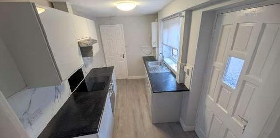 2 bed ground floor flat to rent in South Parade, Gateshead - Photo 2