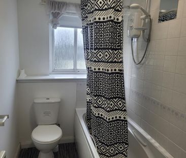 2 bedroom flat to rent - Photo 6