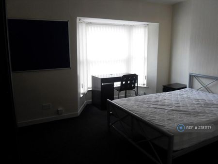 3 bedroom terraced house to rent - Photo 5