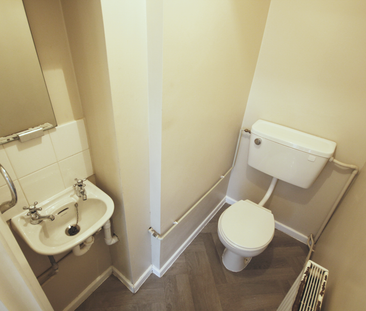 Thornbury, Bristol, Gloucestershire, BS35 1DR - Photo 6