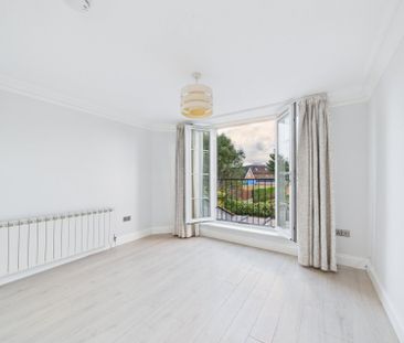 19 Cherry Orchard, Staines-Upon-Thames, Middlesex,TW18 - Photo 6