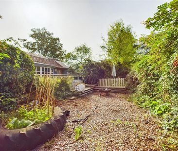 2 bedroom end of terrace house to rent - Photo 6