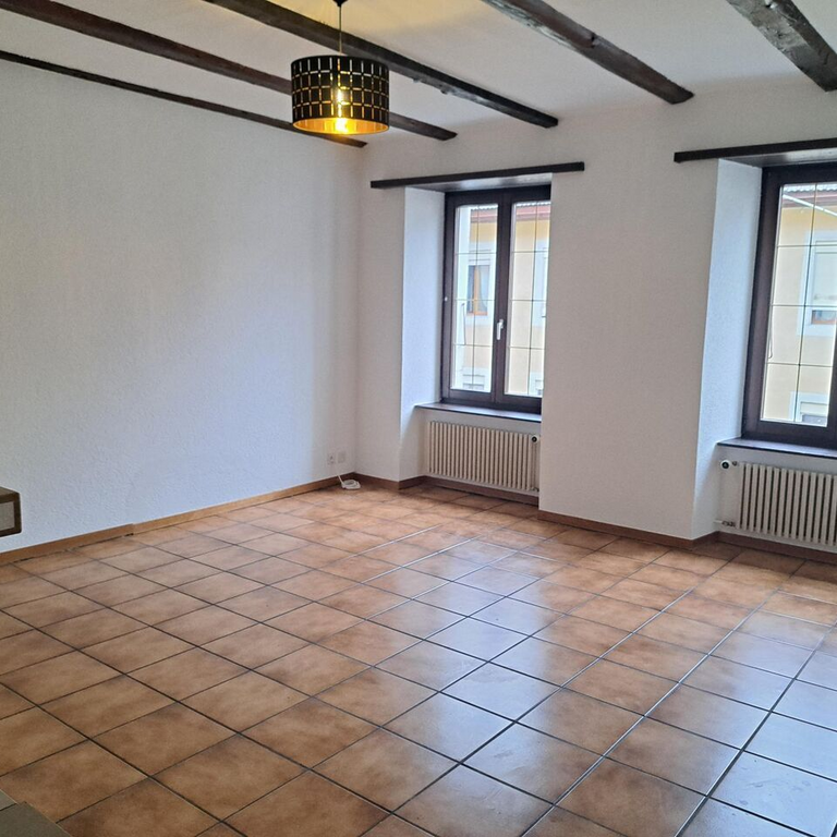 Appartement 4 pièces de 100 m2 situé au 2ème étage sans ascenseur - Foto 1