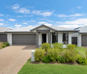 Fresh Modern Home in new quiet estate - Photo 6