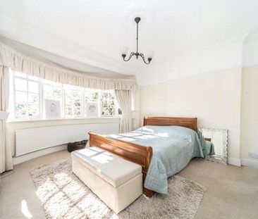 5 bedroom detached house to rent - Photo 2