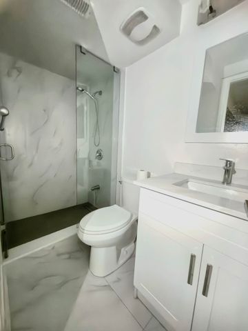 For Lease - 437 Bathurst Street, Toronto, Ontario - Photo 5