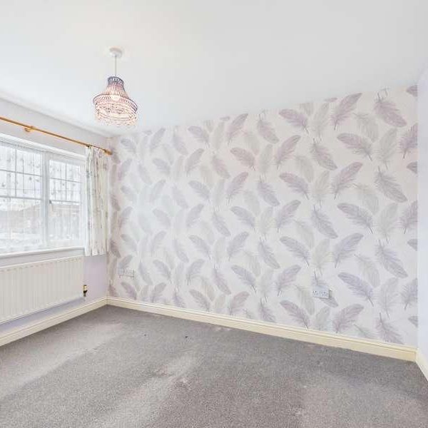 Besom Court, Tadley, RG26 - Photo 1