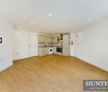 1 bedroom Flat To Let - Photo 2