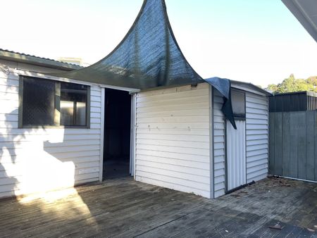 2 Bedroom in sunny Stokes Valley entrance - Photo 4