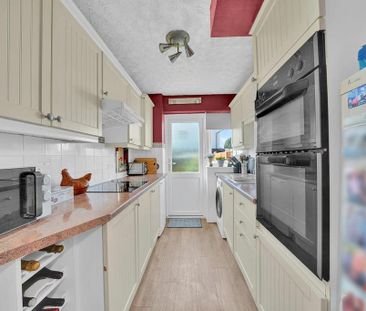 3 bedroom terraced house to rent - Photo 3