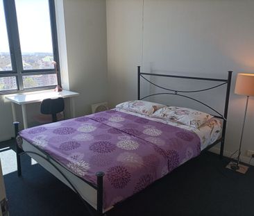 Fully Furnished High Floor Luxury Apartment with Amazing views and ... - Photo 4