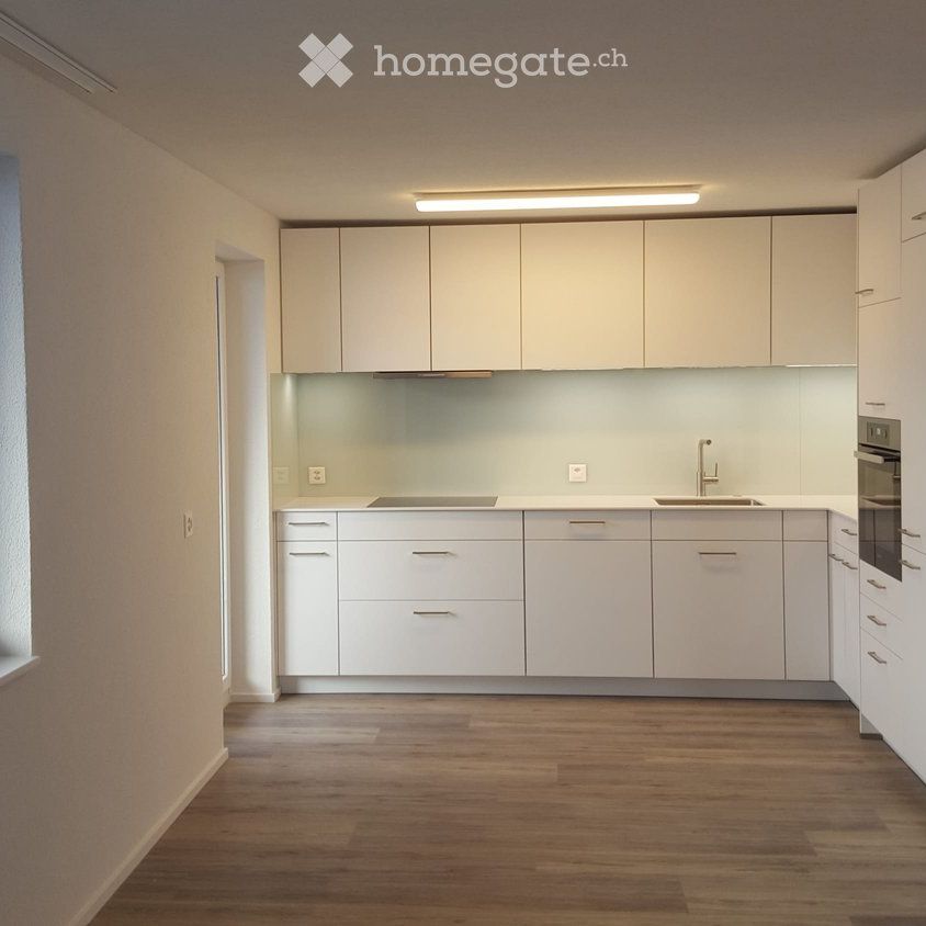 Helle moderne 3.5-Zimmer-Wohnung mit Balkon in Bachs - Photo 1