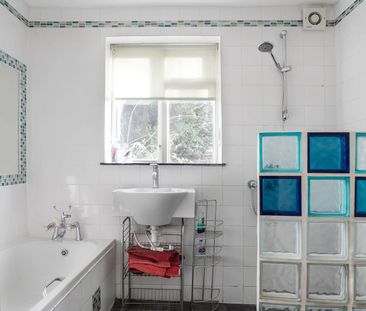 Southborough Road – Room 3 - Photo 3