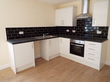 Flat 7, Queen Adelaide House, Windmill Lane, Property for rent - Photo 4