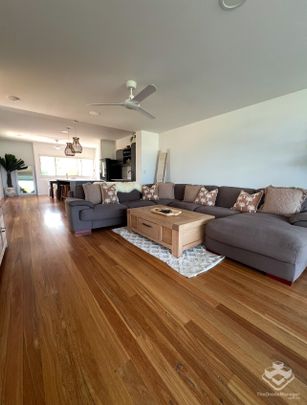 Spacious Furnished Coastal Retreat Just One Block from Mount Coolum Beach - Photo 1