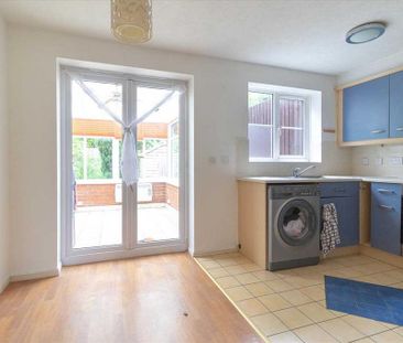 3 bedroom semi-detached house to rent - Photo 5