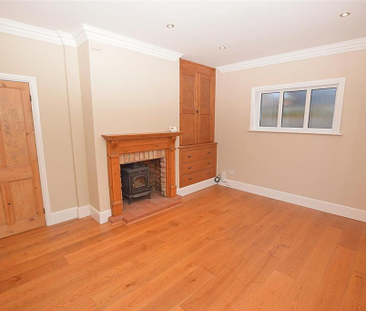 3 bedroom chalet to rent - Photo 3