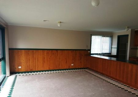 THREE BEDROOM FAMILY HOME - Photo 5