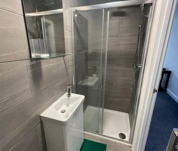 1 Beds - Studio flat - - Photo 6