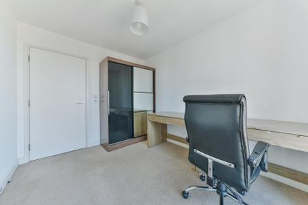 3 bedroom apartment to rent - Photo 4