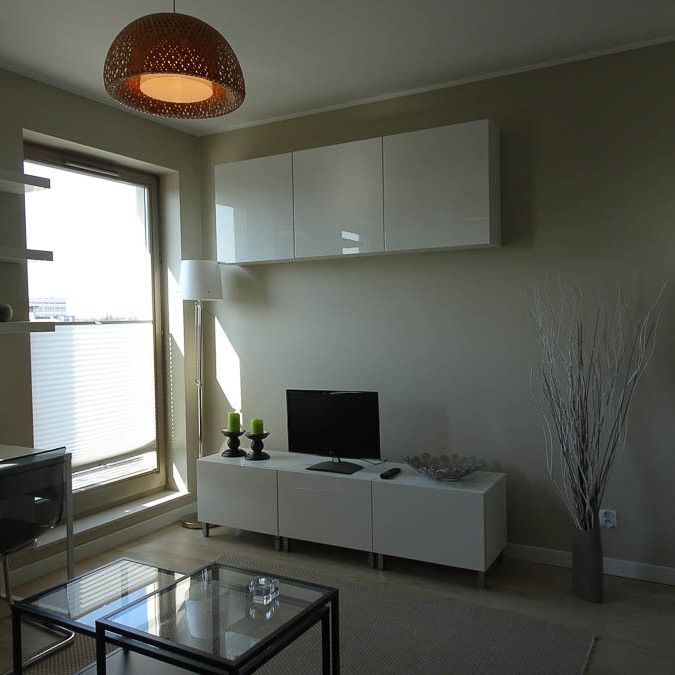 Centrum. Umebl. apartament 2pok. balkon 2600+340 - Zdjęcie 1
