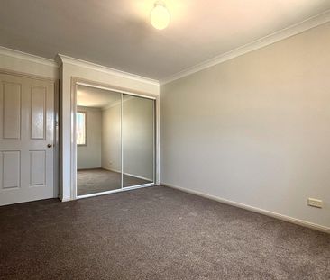 Freshly Updated 3-Bedroom Duplex in a Quiet Smithfield Street - Photo 4