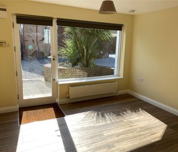 1 bedroom bungalow to rent - Photo 3