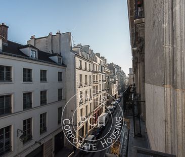 Rue Sainte-Croix de la Bretonnerie, - Photo 1