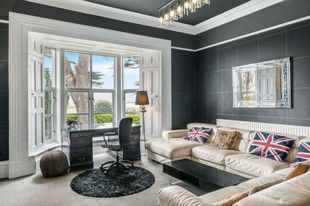 Shrewsbury - Photo 4