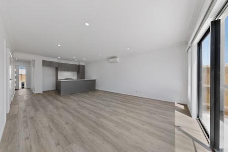 105 Prudence Parade, Point Cook VIC 3030 - House For Rent | Domain - Photo 2