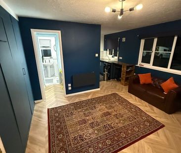 Studio Flat, Captains Palce, SO14 - Photo 4