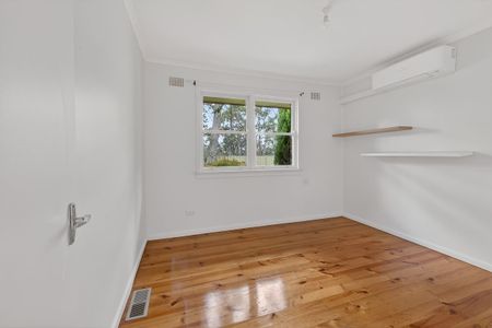 Spacious Family Home in Prime Katoomba Location - Photo 3