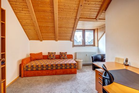 Light-flooded attic apartment in quiet area for rent - Foto 5