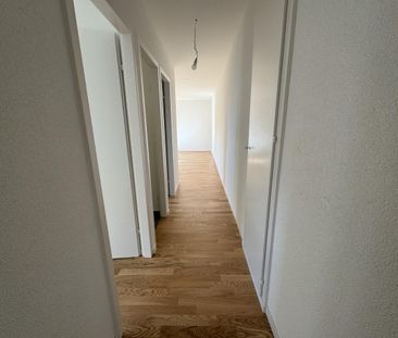 Appartement entièrement rénové de 3 pièces au 1er étage. - Photo 2