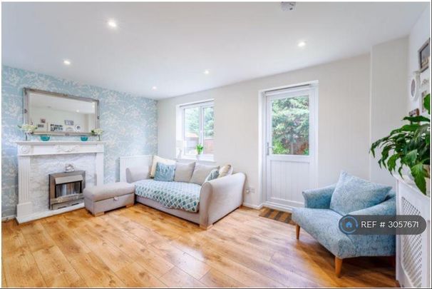 2 bedroom end of terrace house to rent - Photo 1