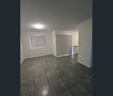 Modern 2-Bedroom Unit in Avenell Heights - Low Maintenance & Conven... - Photo 1