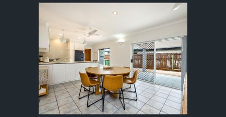 Charming 3 Bed, 2 Bath Home in Prime Smithfield Location - Photo 2