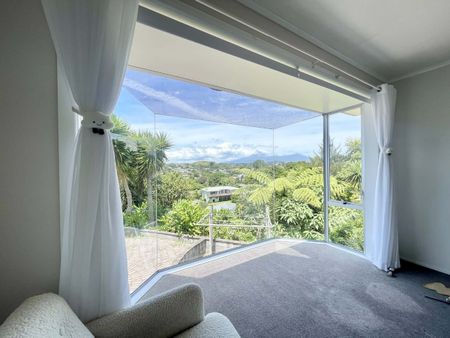 Three-Bedroom Home with Stunning Maunga Views - Photo 2