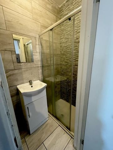 Studio Flat, Green Lane, IG3 - Photo 5