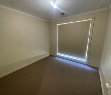 Spacious 3 Bedroom Unit - Photo 6