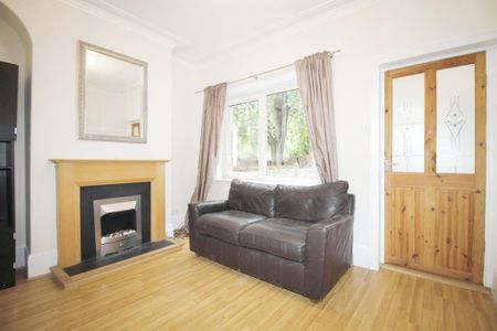 2 bedroom terraced house to rent - Photo 2