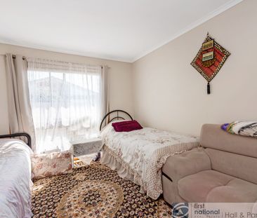 Spacious Two Bedroom Unit! - Photo 4