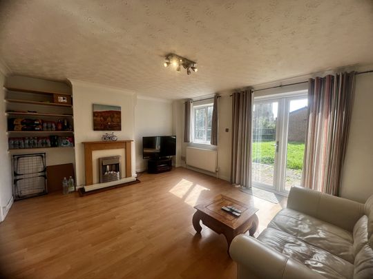 Broadway, Didcot - Photo 1