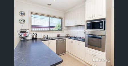 Perfect & Convenient Two Bedroom Home - Photo 3