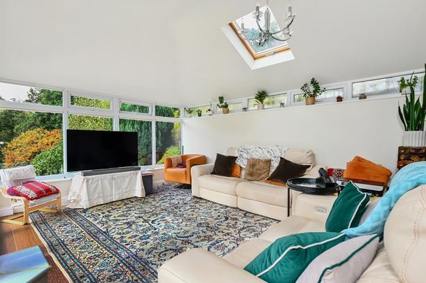 Warren Rise, Frimley - 4 bedrooms Property for lettings - Seymours - Photo 1