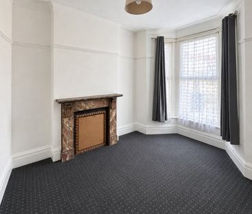 7 Bed Terraced House, Cambridge Road, IG3 - Photo 1