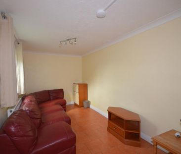 5 bedroom detached house to rent - Photo 2